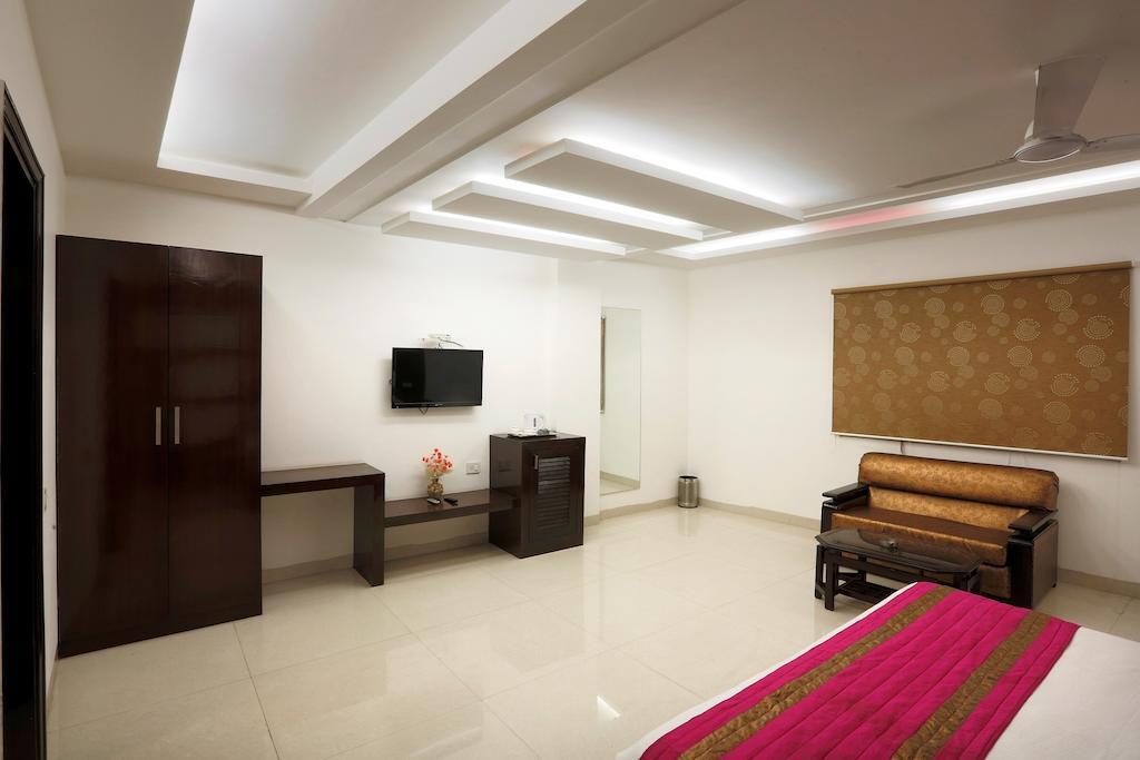 hotel anand lok inn prices